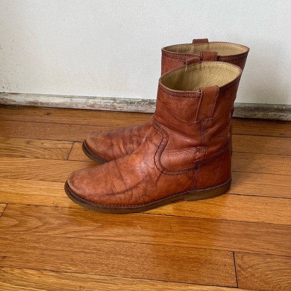 Women’s Frye Ankle Boots - Picture 3 of 8